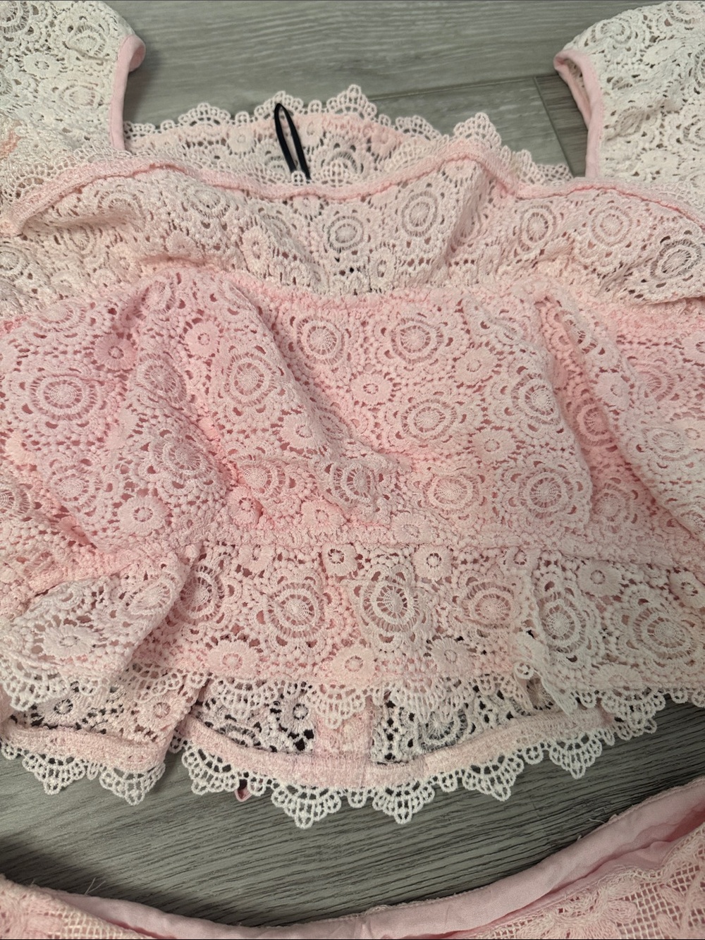 This pink crochet lace matching set - Picture 6 of 7